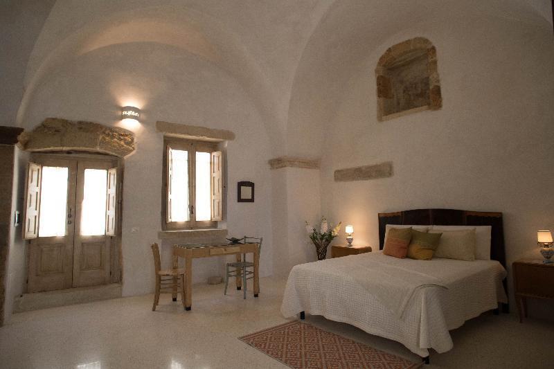 Historia- Dimore Corte Chiesa Corigliano dʼOtranto Kültér fotó